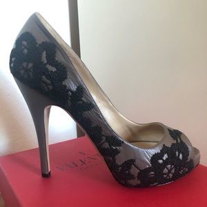 Valentino Leather Embroidered-Trim Peep Toe Pumps